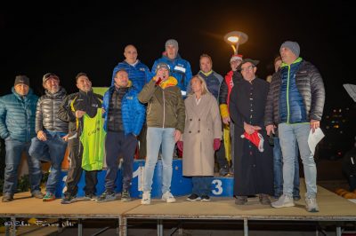 Mariola Vargas junto con los ganadores de la San Silvestre Collado Villalba 2025