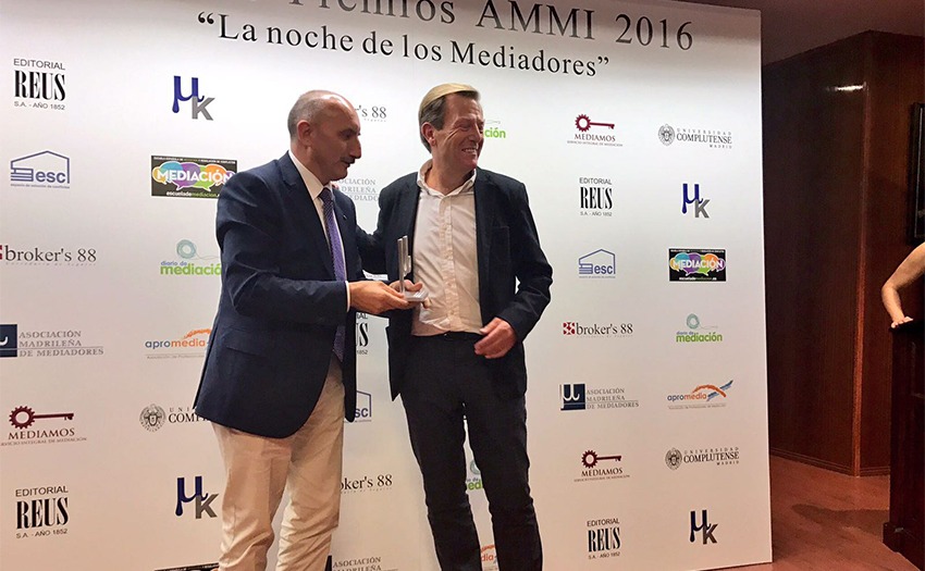 entrega-premio-emmi