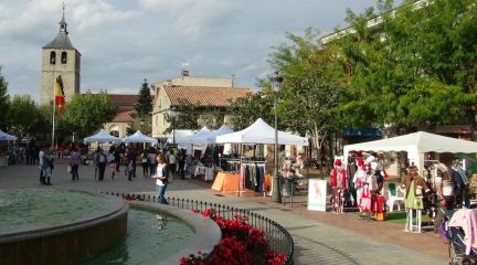La Feria del Destocaje vuelve este sábado a la plaza de la Constitución de Galapagar, con la participación de 20 establecimientos
