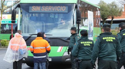 Nueva convocatoria de paros en Autobuses Larrea, que se repetirán los lunes y martes hasta finales de abril