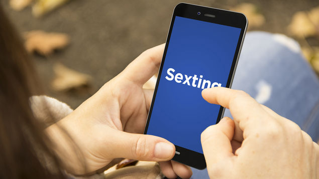 sexting02