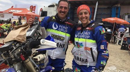 Los pilotos de Pont Grup Yamaha y vecinos de Collado Mediano, Sara García y Javier Vega, terminan el Dakar por cuarto año consecutivo