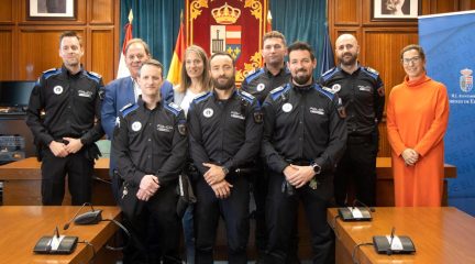 San Lorenzo de El Escorial presenta el Programa Agente Tutor de la Policía Local para «buscar la cercanía con los alumnos»