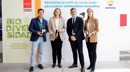 La Comunidad participa en una campaña para animar a los madrileños a reciclar el aceite de cocina usado
