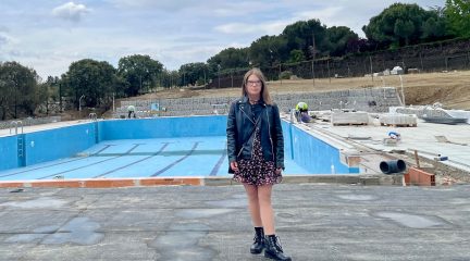 La nueva piscina municipal de verano de Galapagar llevará el nombre de Camino Martínez