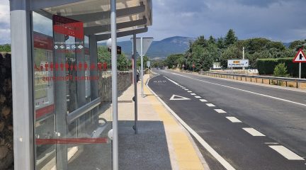 Termina la adecuación dos nuevas paradas de autobús en Guadarrama