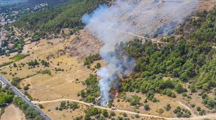 Controlan en media hora un incendio forestal en Collado Mediano en el mismo punto donde se originó otro el año pasado
