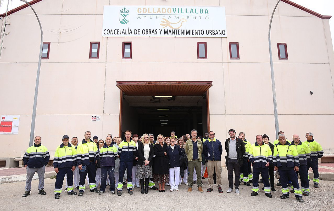 Todos los participantes de la iniciativa, esta mañana, en la nave municipal de la Brigada de Obras Todos los participantes de la iniciativa, esta mañana, en la nave municipal de la Brigada de Obras
