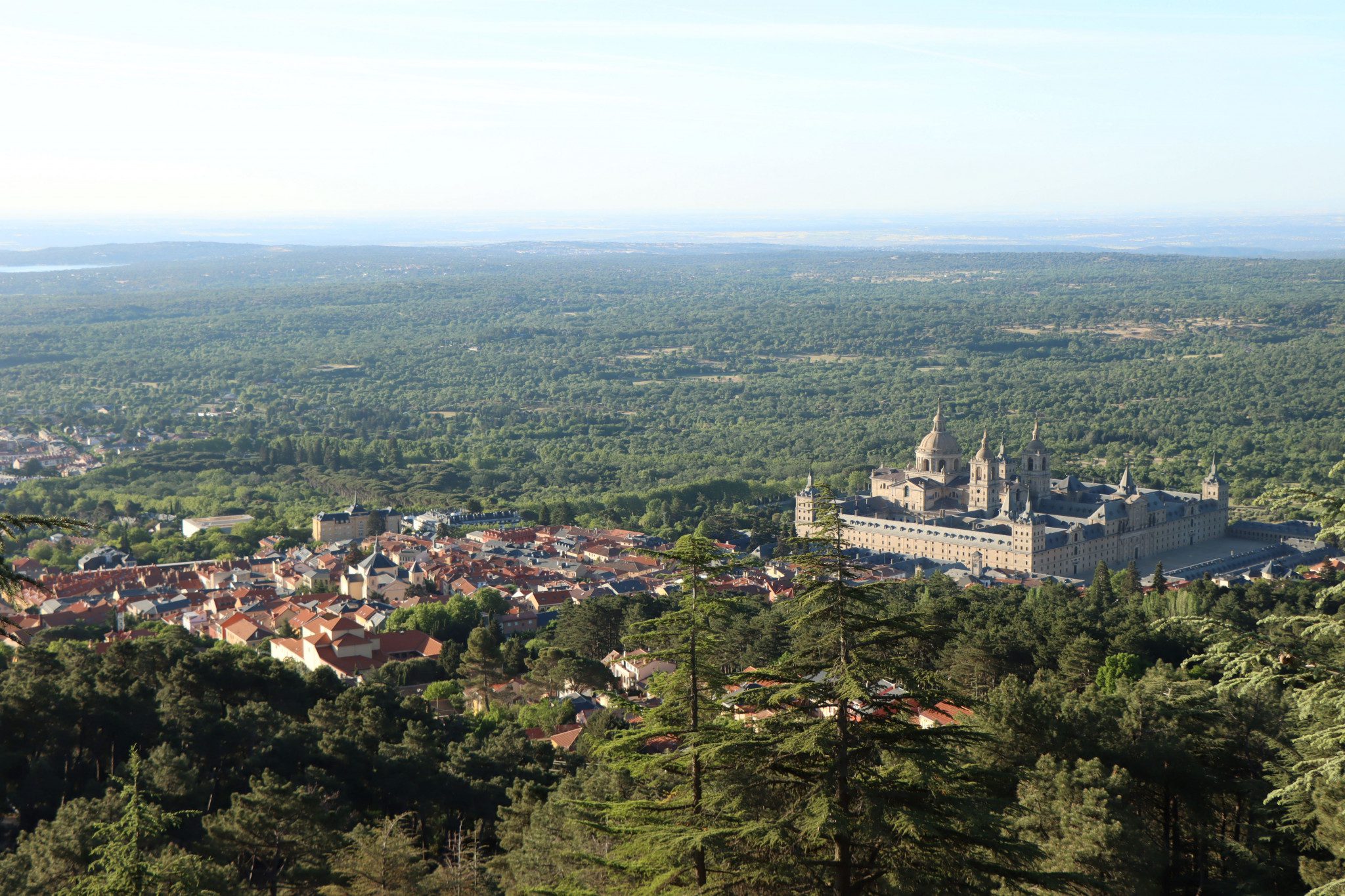 Vista del Monasterio desde uno de los miradores de Abantos