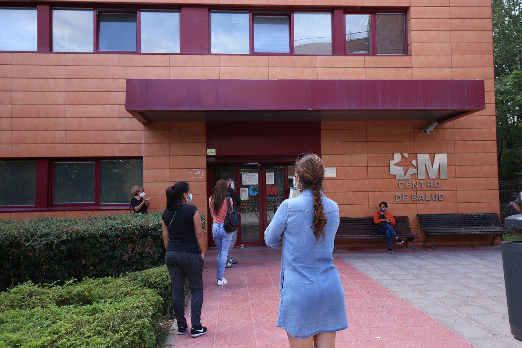 Acceso al Centro de Salud Sierra de Guadarrama, en Collado Villalba