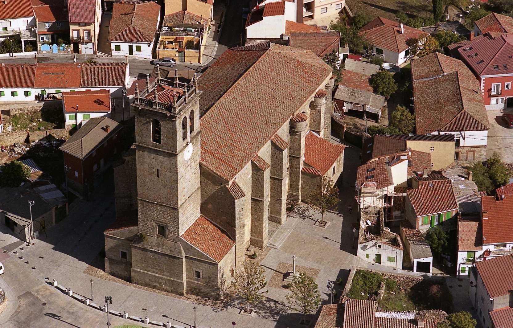 Vista aérea de la Iglesia de Robledo de Chavela