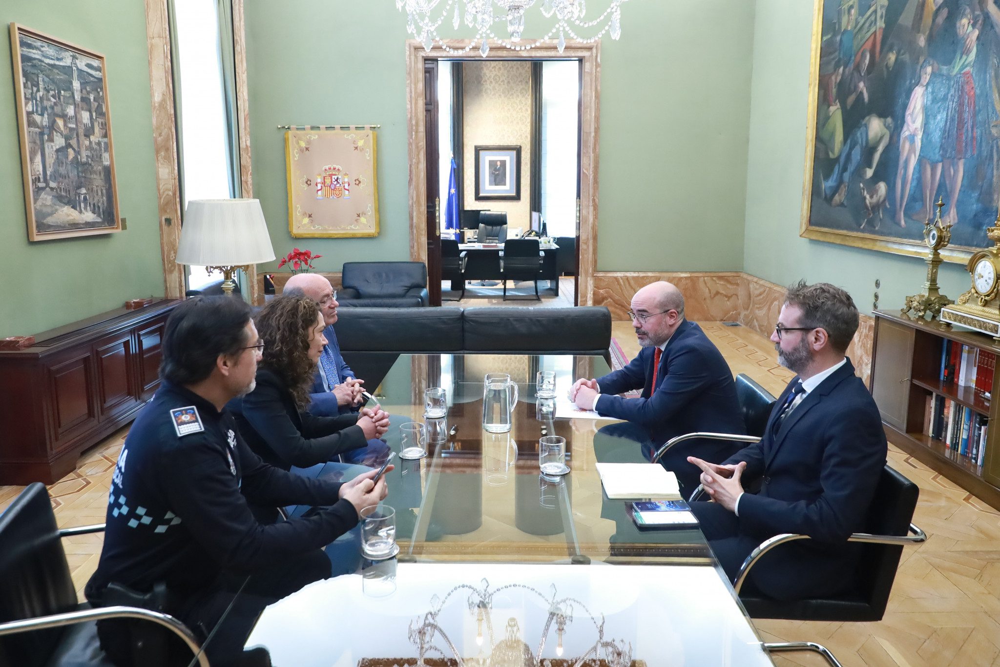 Imagen de la reunión entre el delegado del Gobierno y el alcalde de El Escorial