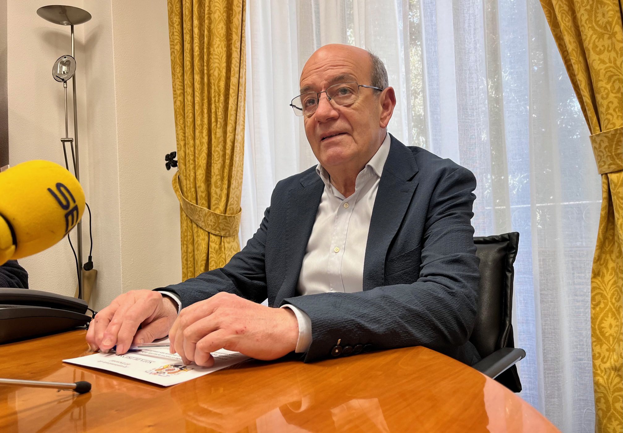 El alcalde de El Escorial, Antonio Vicente, en rueda de prensa