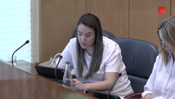 Raquel Barahona, del PSOE, en la Comisión de Cultura
