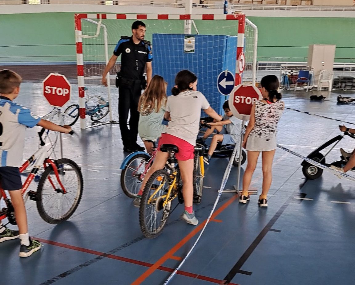 Clases de educación vial en el velódromo de Galapagar