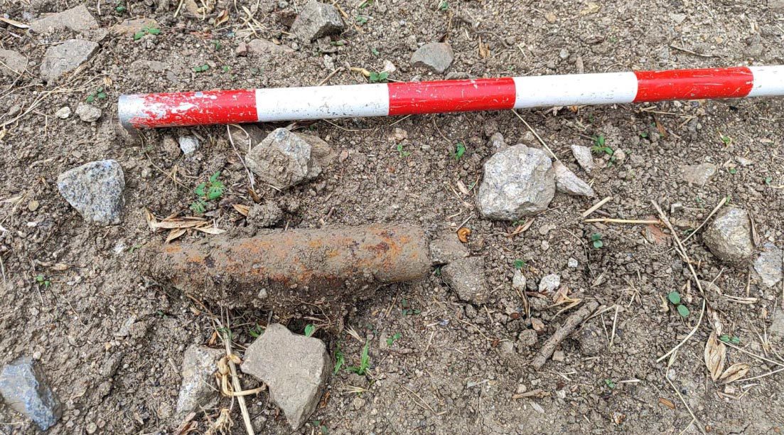Imagen del supuesto artefacto que acabó siendo un diente de excavadora, publicada en la cuenta en 'X' del ministro Óscar Puente