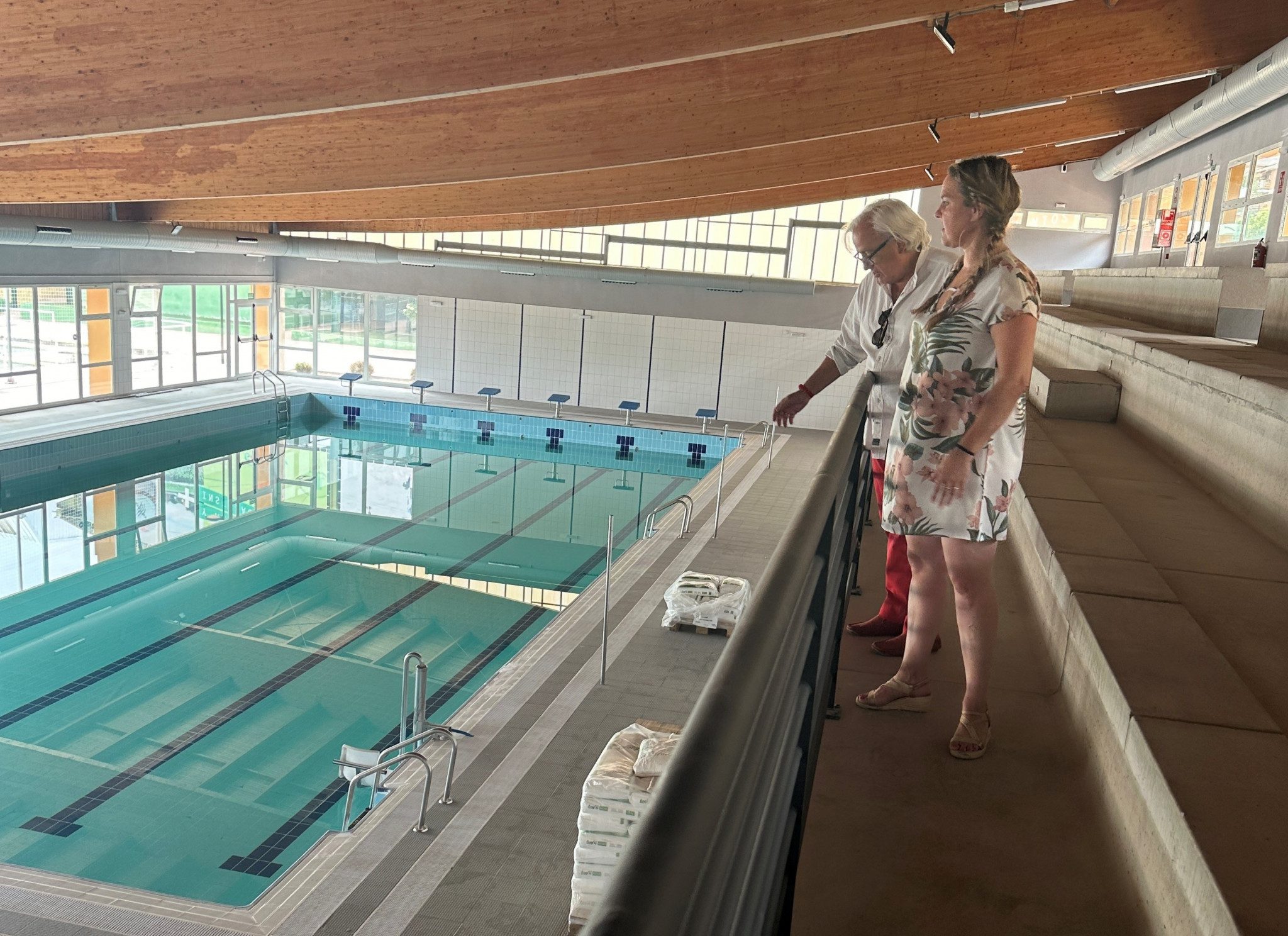 La alcaldesa, Carla Greciano, y el concejal de Deportes