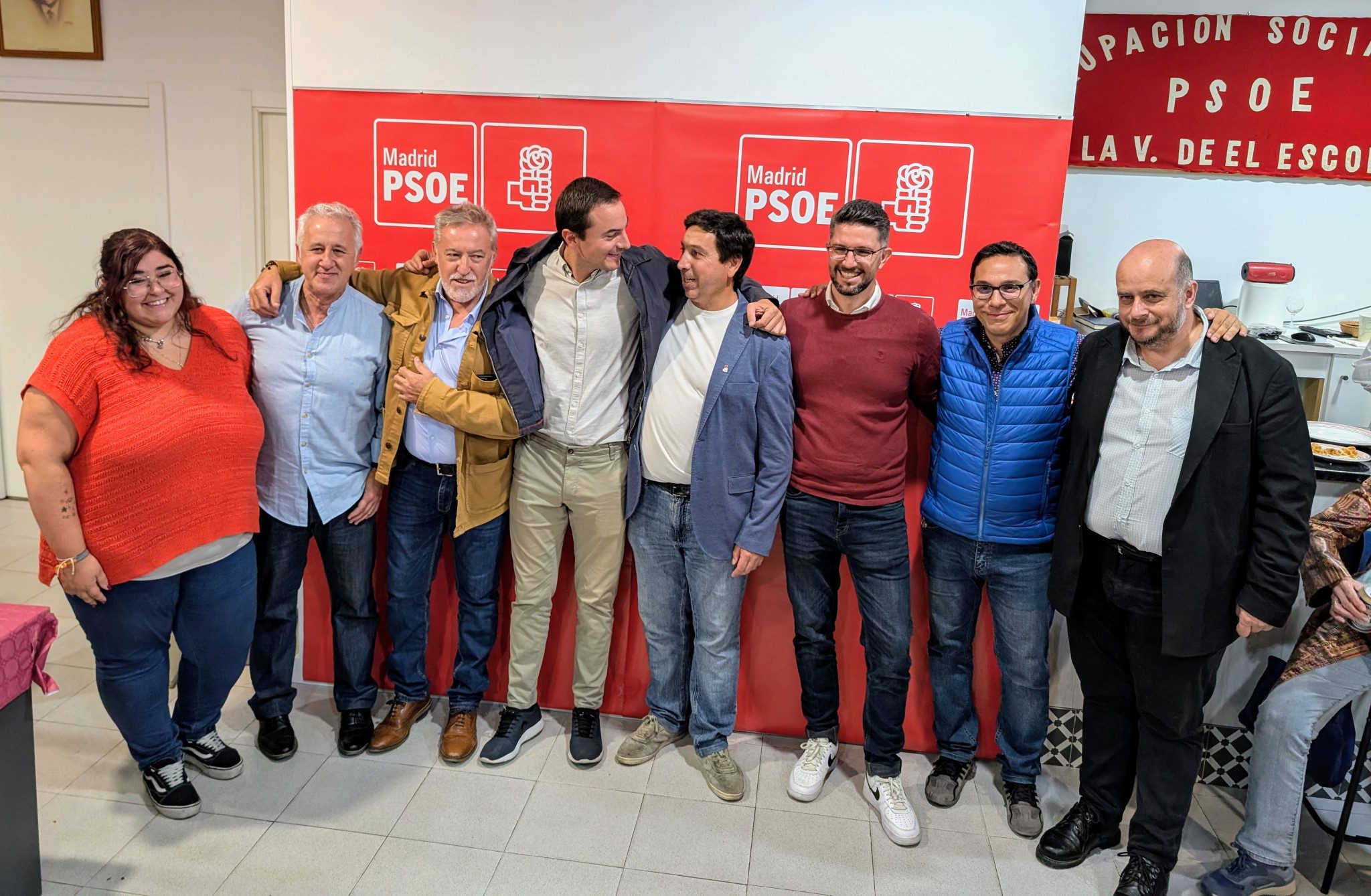 Juan Lobato y Juan Manuel Mateos, en el centro, con representantes socialistas de varias localidades vecinas