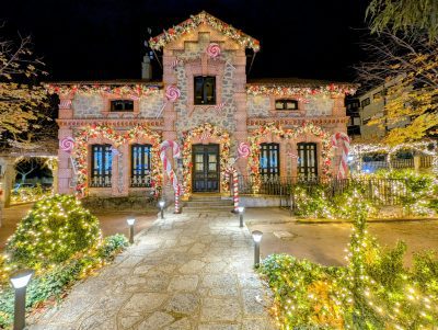 La Casa Miñana, en El Escorial, decorada de Navidad