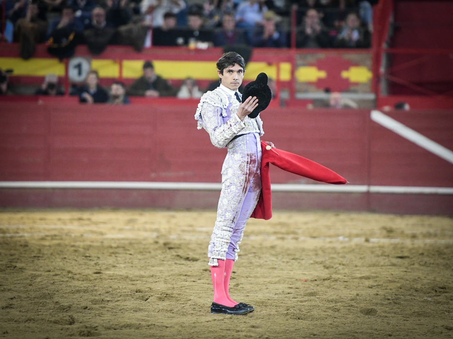 Sebastián Castella, saludando una ovación