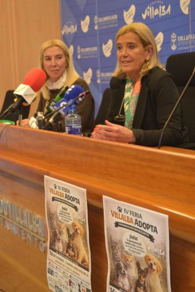 Primer plano de las concejalas y la alcaldesa durante la presentación de la feria "Villalba Adopta" ante los medios.