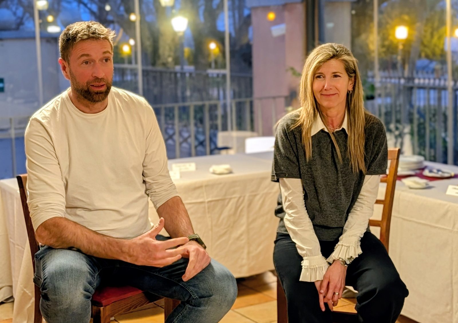 Raquel Muñoz, directora del Hotel Los Lanceros y el restaurante El Balcón de Terreros, con el conocido chef Julio Bienert "Julius"