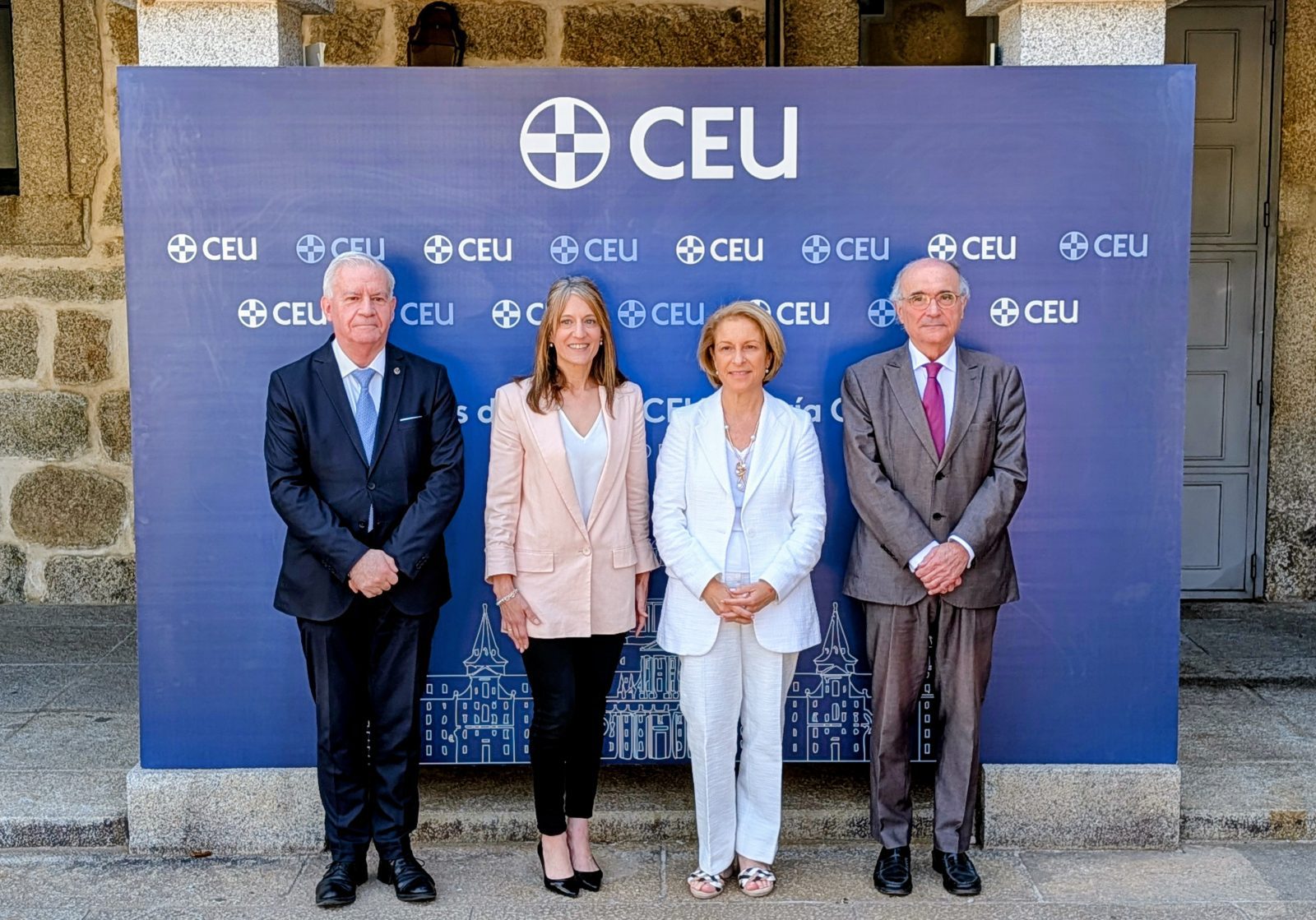 Enrique Somavilla, Carlota López Esteban, Rosa Visiedo y Benigno Pendás