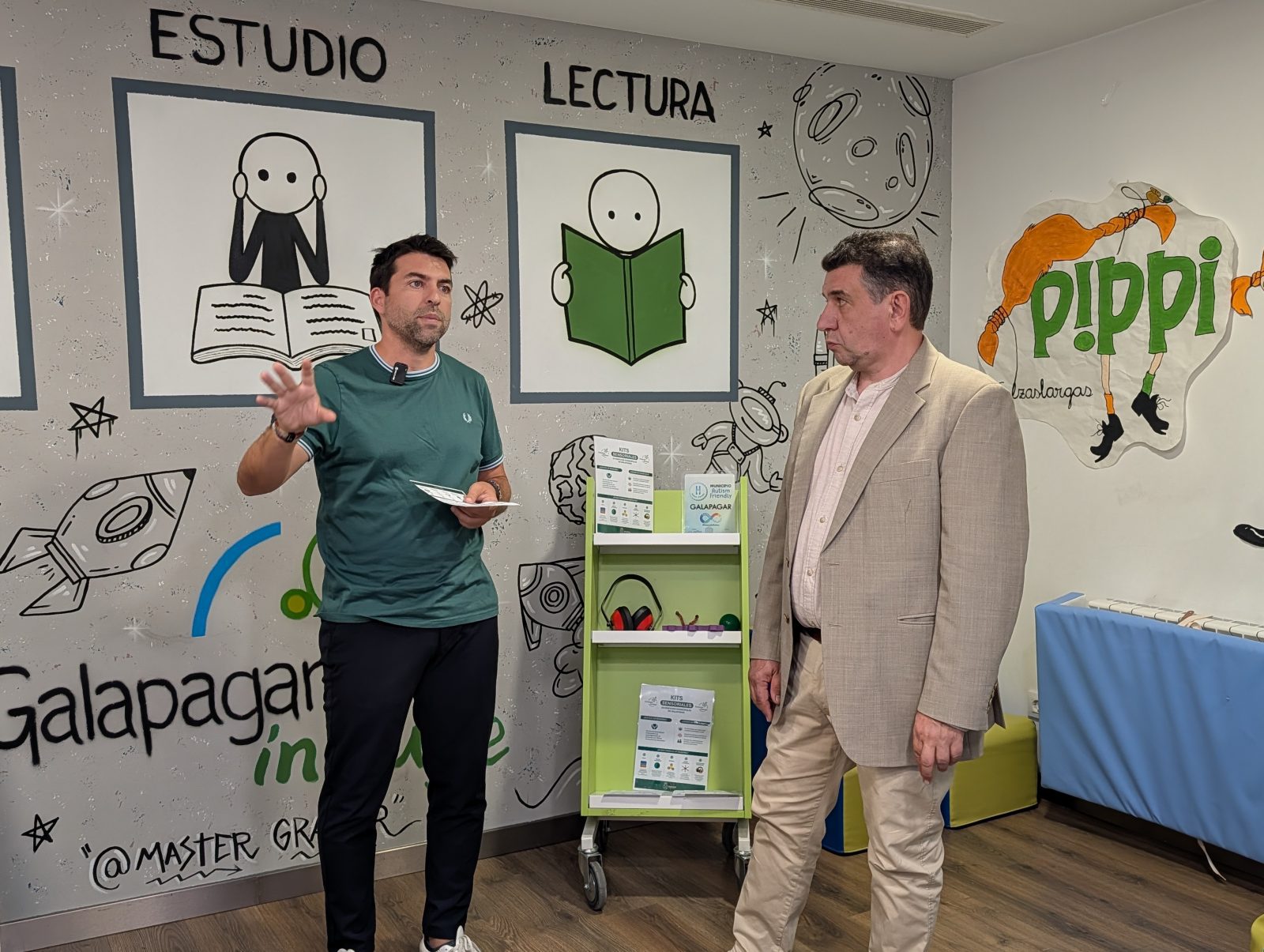 El concejal de Inclusión, José María Escudero, con el alcalde en funciones, Ángel Camacho
