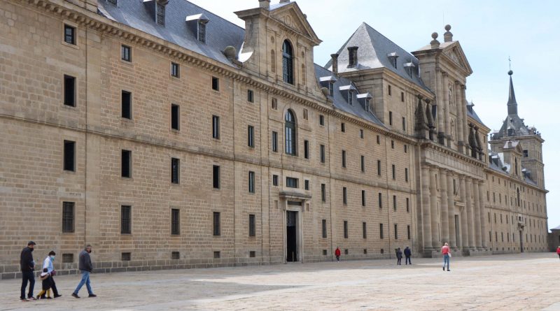 San Lorenzo de El Escorial - La Lonja del Monasterio-Visitas turísticas