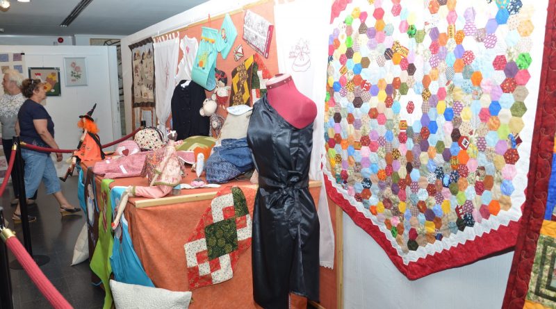 EXPOSICION TRABAJOS PACHWORK (16)