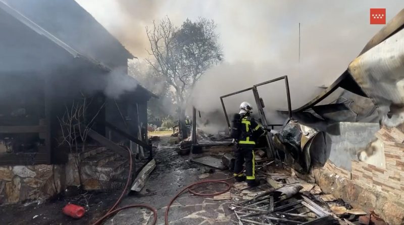 FDD370C6-E4CD-4A68-83F6-DADE06576F78