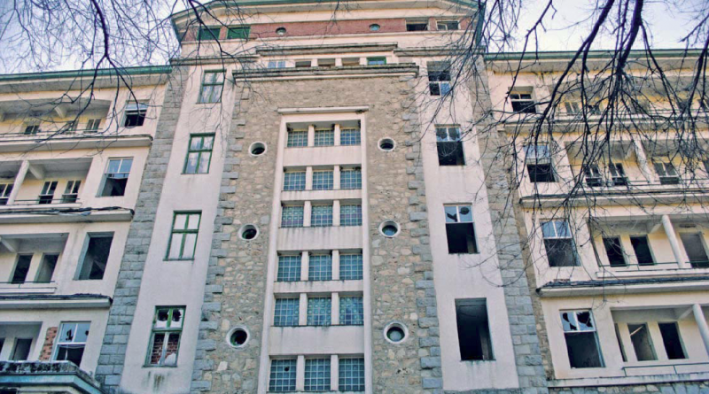 Fachada oeste del Sanatorio de Marina.