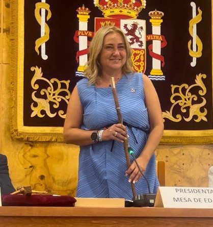 almudena negro investidura