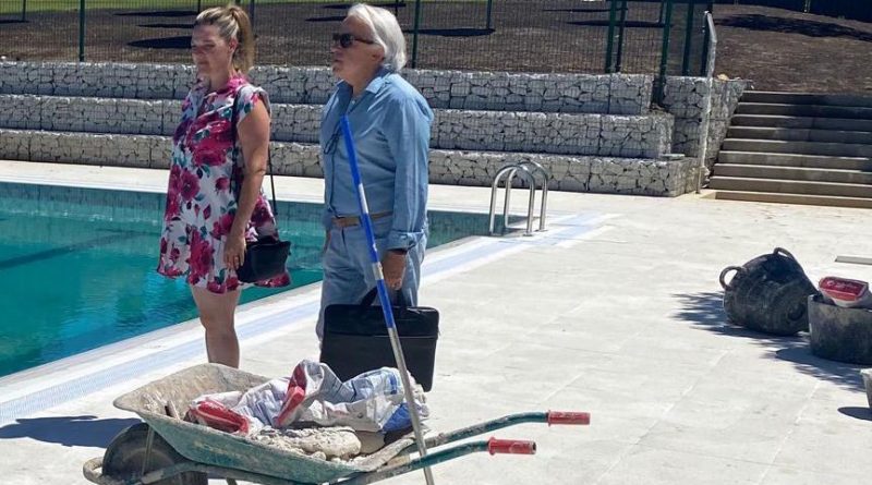 Piscina de verano alcaldesa y concejal Deportes