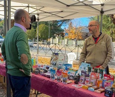 El concejal de Comercio, este domingo en el Mercado de La Navata