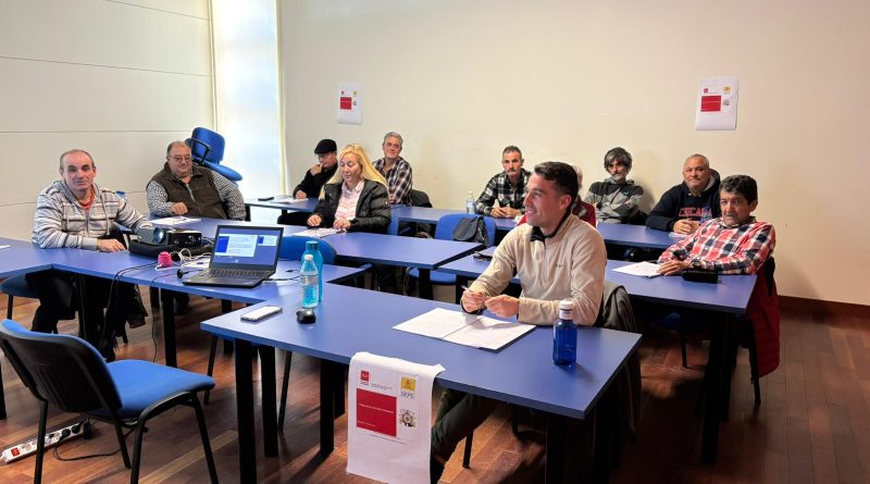 foto trabajadores durante periodo de formación