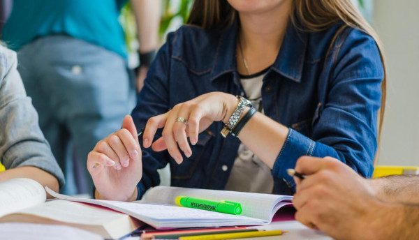 Programa-DECIDE-en-Moralzarzal.-Servicio-de-orientacion-escolar-para-jovenes-y-familias