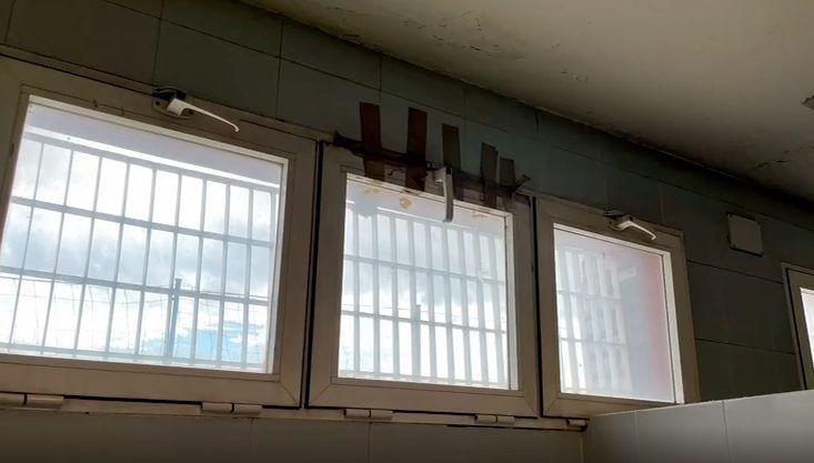 colegio mal estado 3