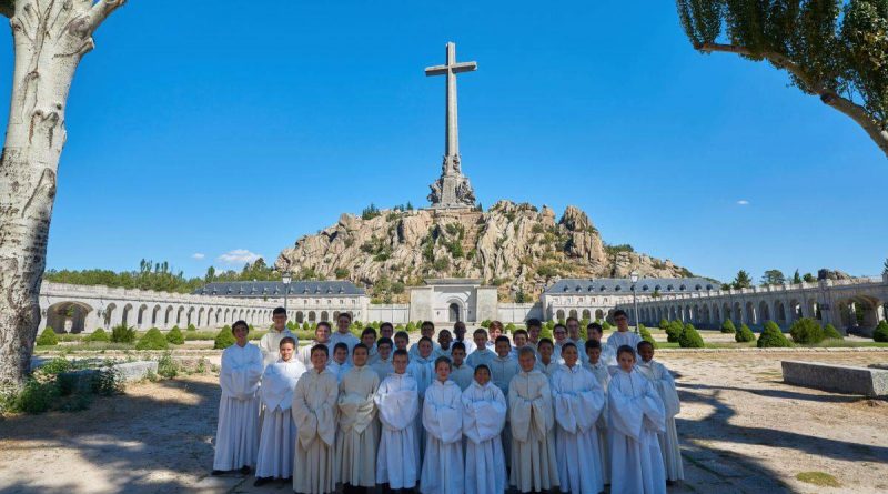 Escolanía de la Santa Cruz