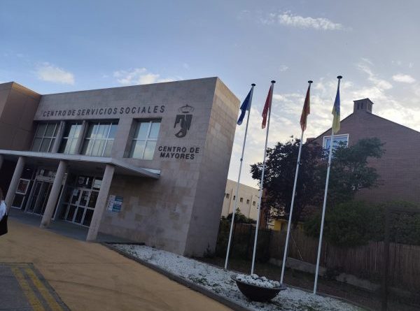 CENTRO SERVICIOS SOCIALES Y MAYORES (1)