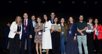 2025 10 17 Foto de grupo de los representantes del HUGV asistentes al acto de entrega de los Premios Top 20
