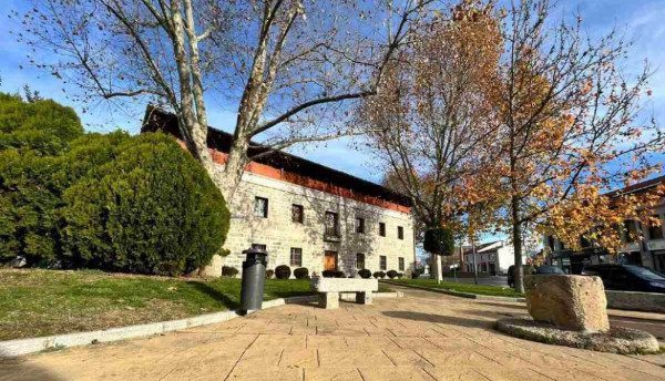 La-Biblioteca-Municipal-Casa-Grande-de-Moralzarzal-retoma-la-narracion-oral-para-peques-1-e1736960835665-800x445-c