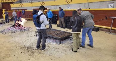 Bienvenida-a-la-Navidad-en-Moralzarzal-con-una-Castanada-Popular-en-la-Plaza-de-Toros-telemadrid