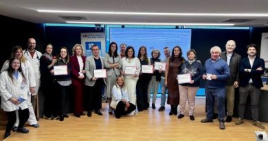 2025 12 10 El Dr. Fernández Tabera (7º por la izda) con representantes del HUGV y de otros hospitales participantes en el acto de cierre del programa MAIC Continuum