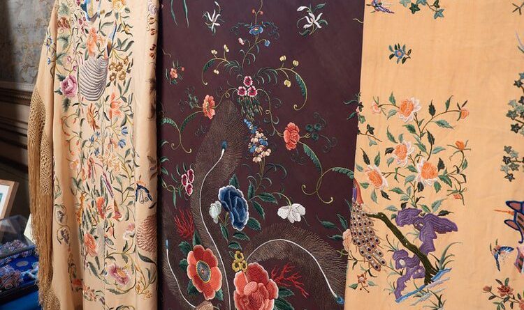 Manton-de-Manila-exposicion-en-Moralzarzal