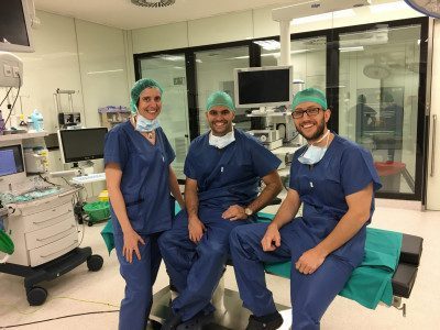 CIRUJANOS HGV_doctores Mª Auxiliadora Nieves Santiago González Ayora y Tihomir Georgiev