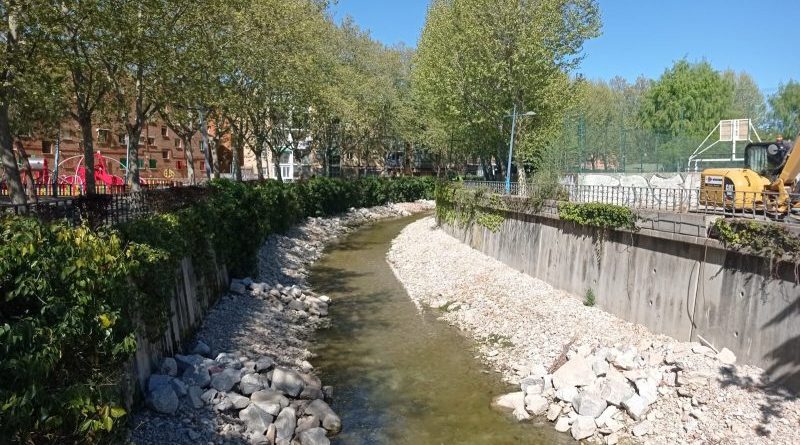 Visita colocación pasarela y obras renaturalización. 15-4-26 (11)