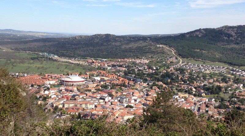 Panoramica-desde-la-ladera-en-Moralzarzal.-Turismo