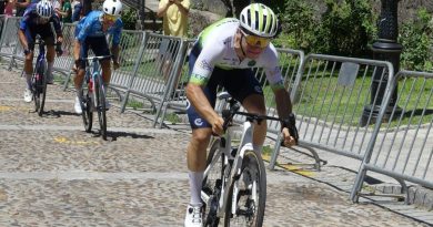 David González, entrando en la meta de la Plaza del Castillo