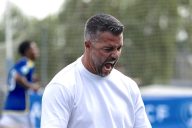 DAVID MUÑOZ Celebrando